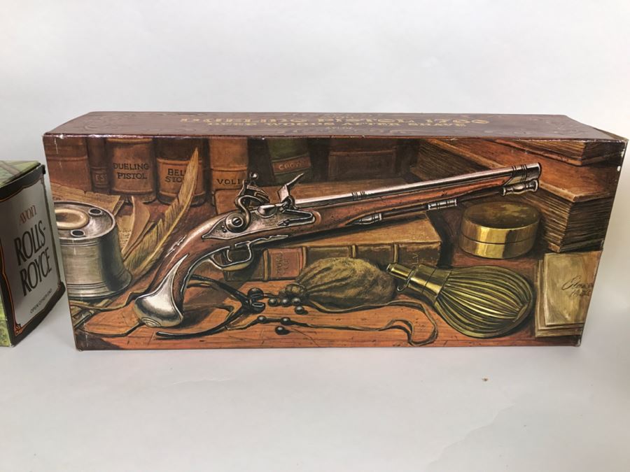 (13) Collection Of Vintage Avon Cologne Glass Bottles In Original Boxes - Mainly Cars [Photo 14]