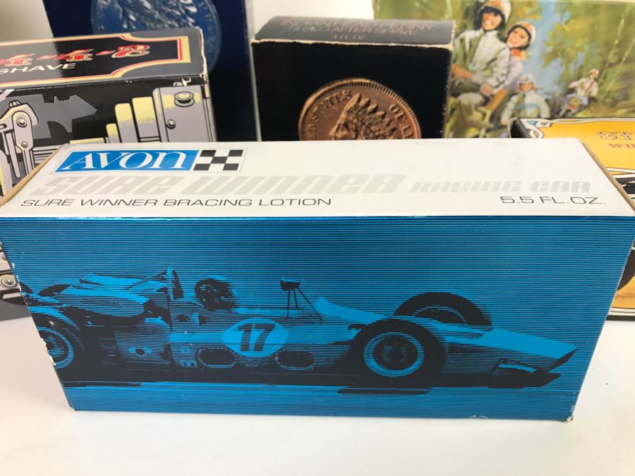 (15) Collection Of Vintage Avon Cologne Glass Bottles In Original Boxes - Mainly Cars [Photo 10]