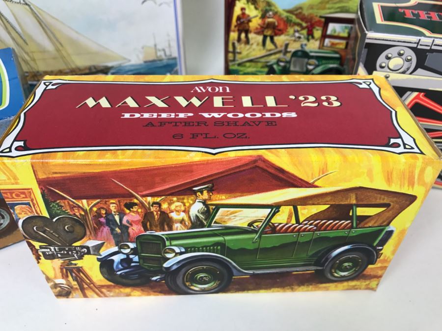 (15) Collection Of Vintage Avon Cologne Glass Bottles In Original Boxes - Mainly Cars [Photo 18]