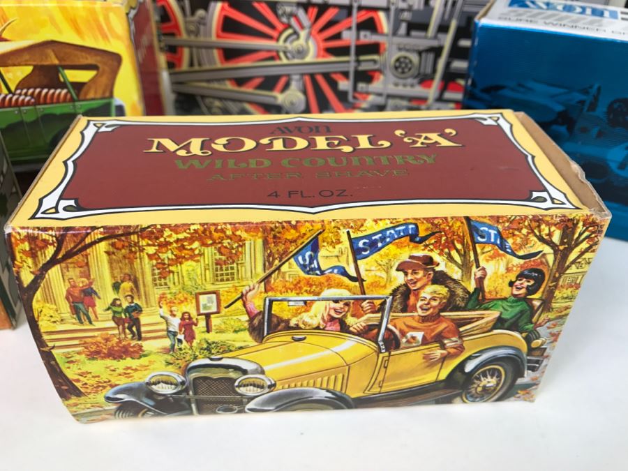 (15) Collection Of Vintage Avon Cologne Glass Bottles In Original Boxes - Mainly Cars [Photo 8]