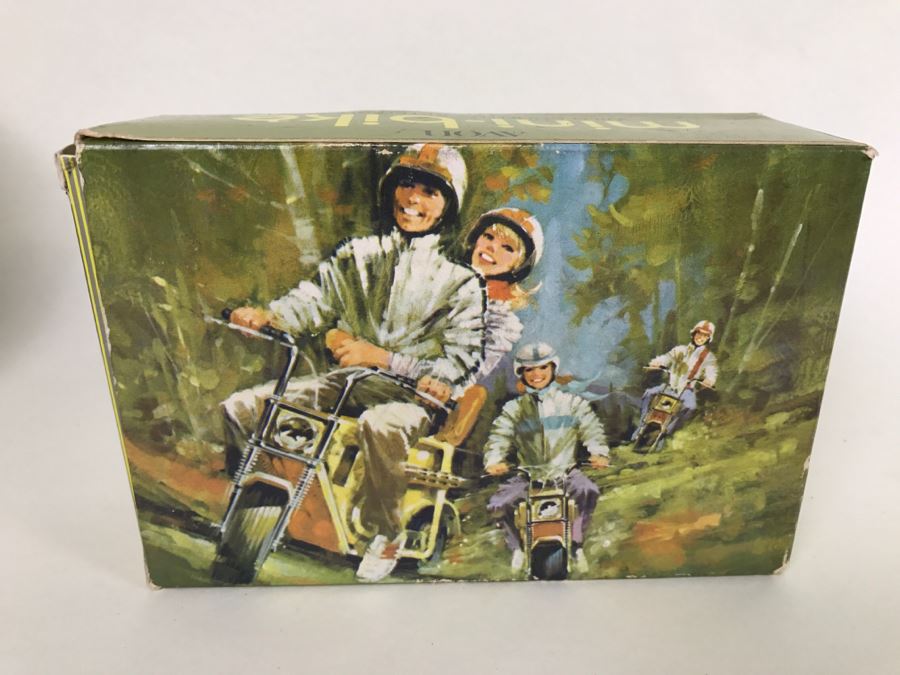 (15) Collection Of Vintage Avon Cologne Glass Bottles In Original Boxes - Mainly Cars [Photo 28]