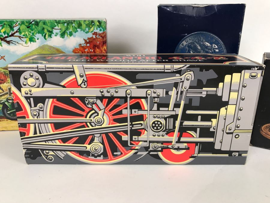 (15) Collection Of Vintage Avon Cologne Glass Bottles In Original Boxes - Mainly Cars [Photo 20]