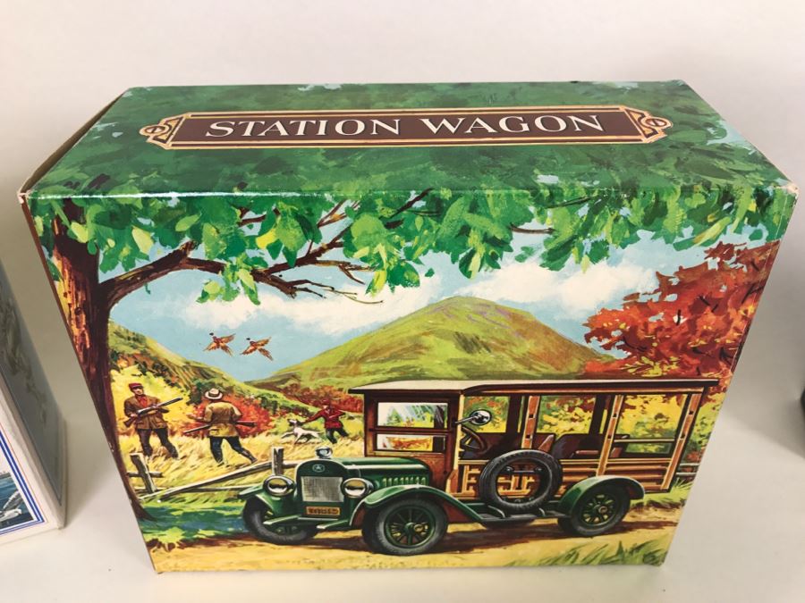 (15) Collection Of Vintage Avon Cologne Glass Bottles In Original Boxes - Mainly Cars [Photo 25]
