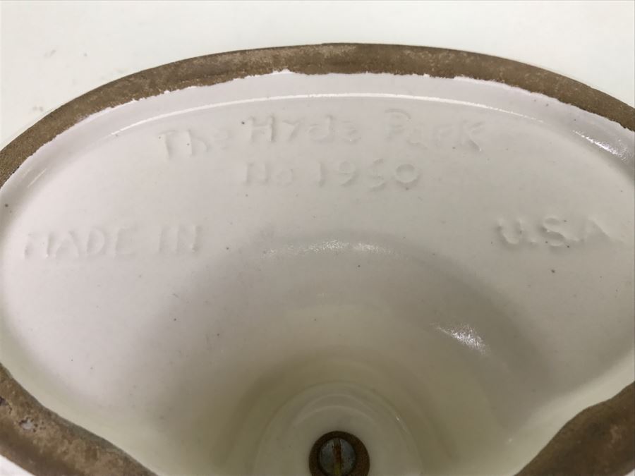 Roseville Pottery The Hyde Park Mid-Century Ashtray No. 1950 [Photo 2]