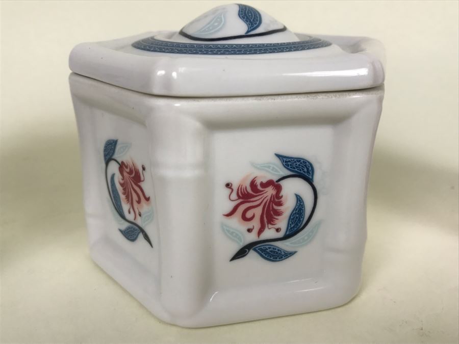 The Royal Pavilion At Brighton Exclusively Made In Japan For Elizabeth Arden [Photo 4]