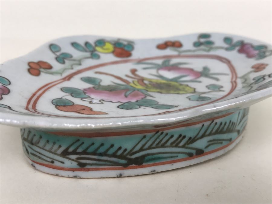 Vintage Chinese Famille Rose Footed Oval Dish or Bowl [Photo 9]