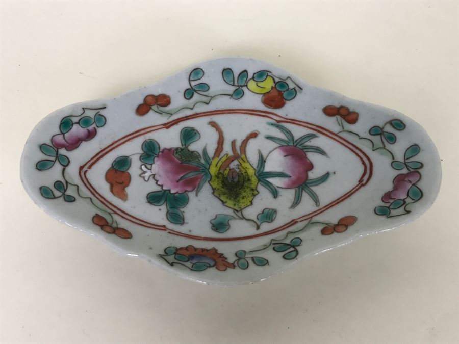 Vintage Chinese Famille Rose Footed Oval Dish or Bowl [Photo 5]