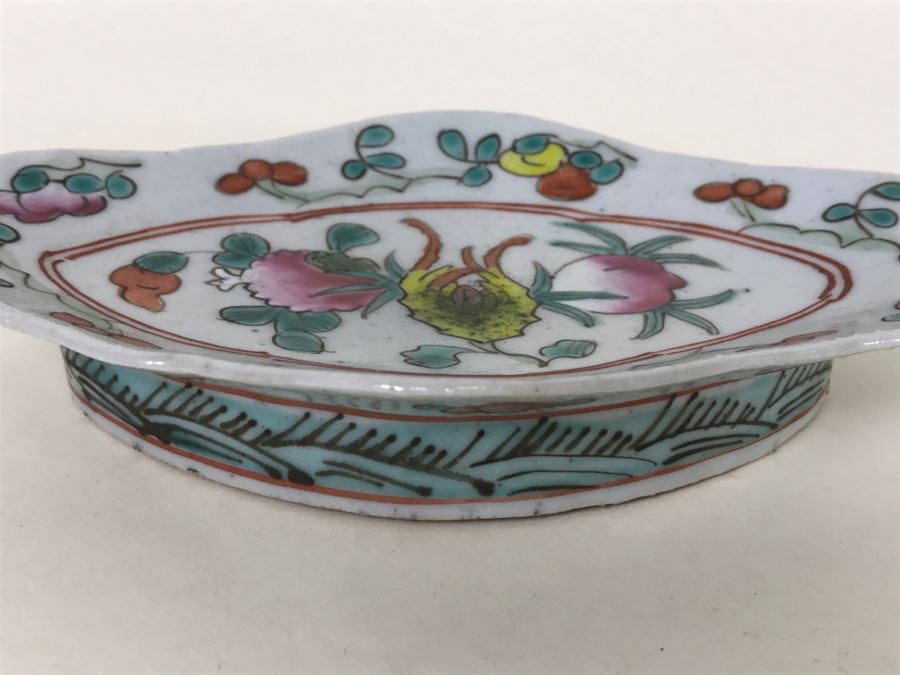 Vintage Chinese Famille Rose Footed Oval Dish or Bowl [Photo 3]
