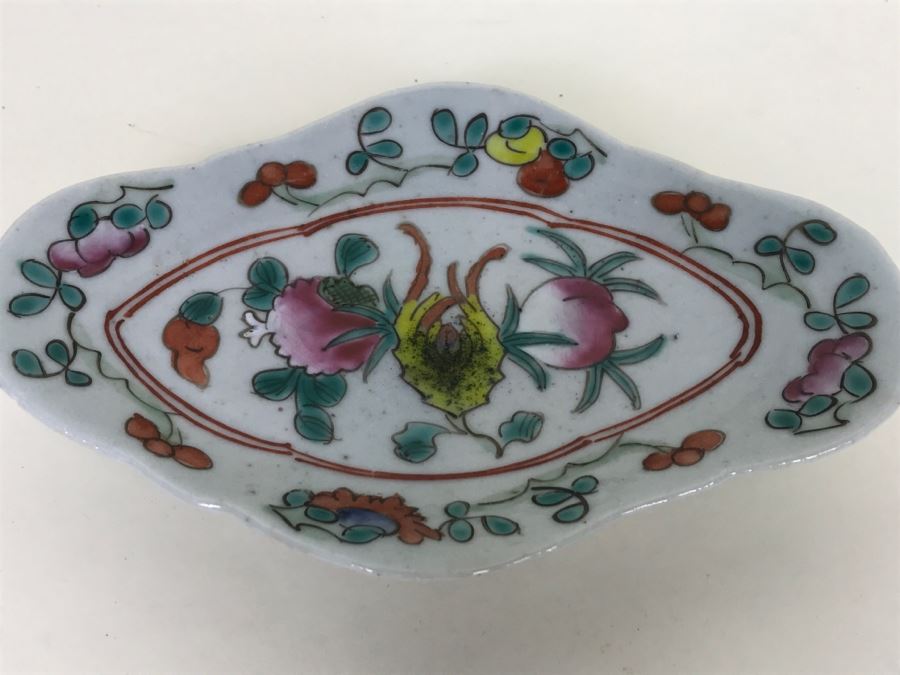 Vintage Chinese Famille Rose Footed Oval Dish or Bowl [Photo 6]