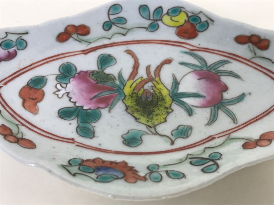 Vintage Chinese Famille Rose Footed Oval Dish or Bowl [Photo 7]