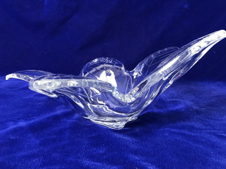 Lucite Plastic Leaf Bowl [Photo 5]