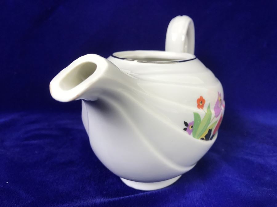 Hall's Superior Quality Kitchenware Tea Pot - No Lid [Photo 2]