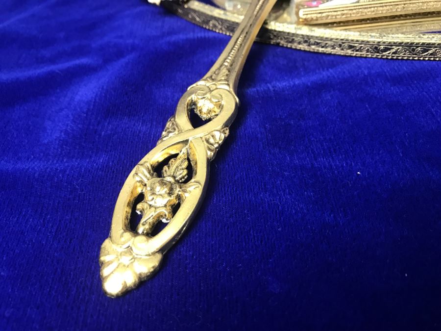 Vintage Vanity Set With Mirrors And Brushes By Wand Art Creation [Photo 7]