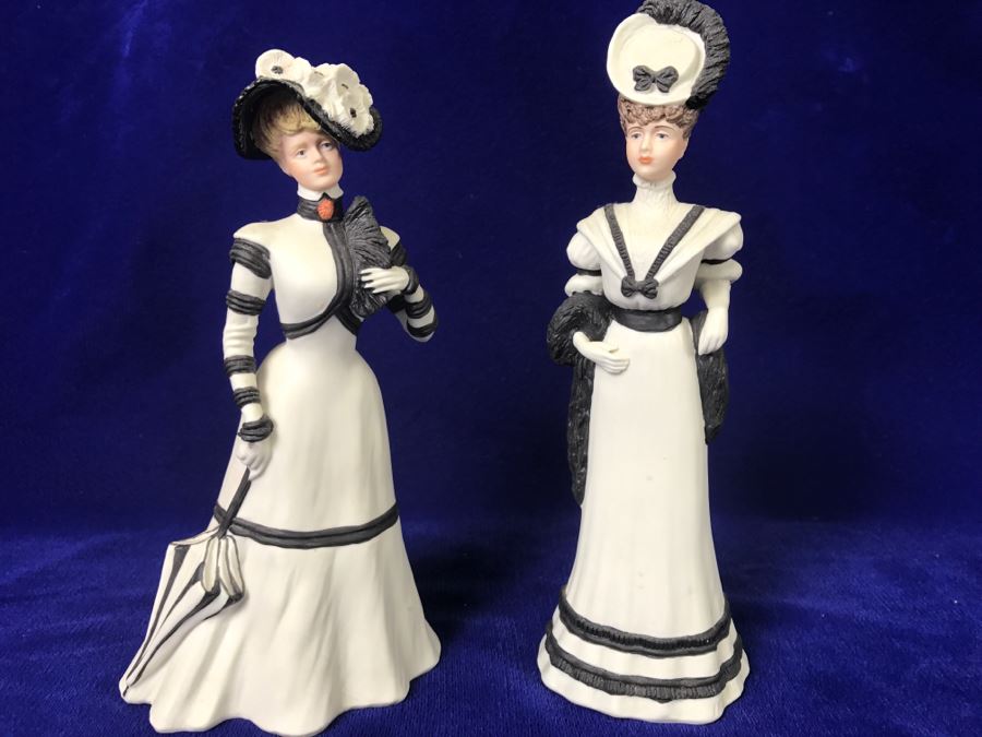 Pair Of Wedgwood Figurines Ladies Amelia And Lavinia The Hyde Park Collection Made In England [Photo 7]