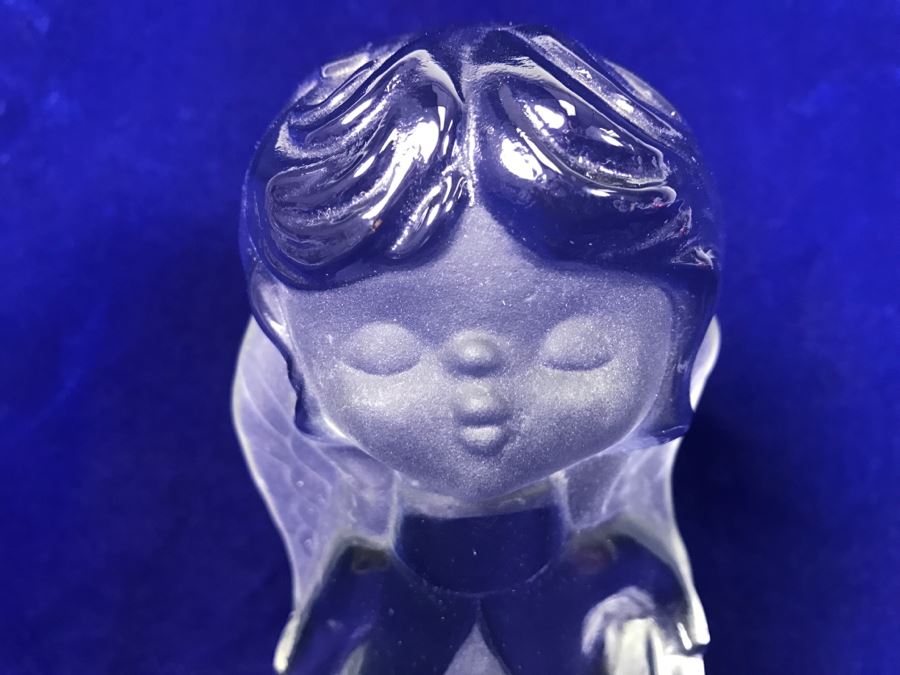 VIKING Frosted Glass Figurine Kissing Girl [Photo 4]