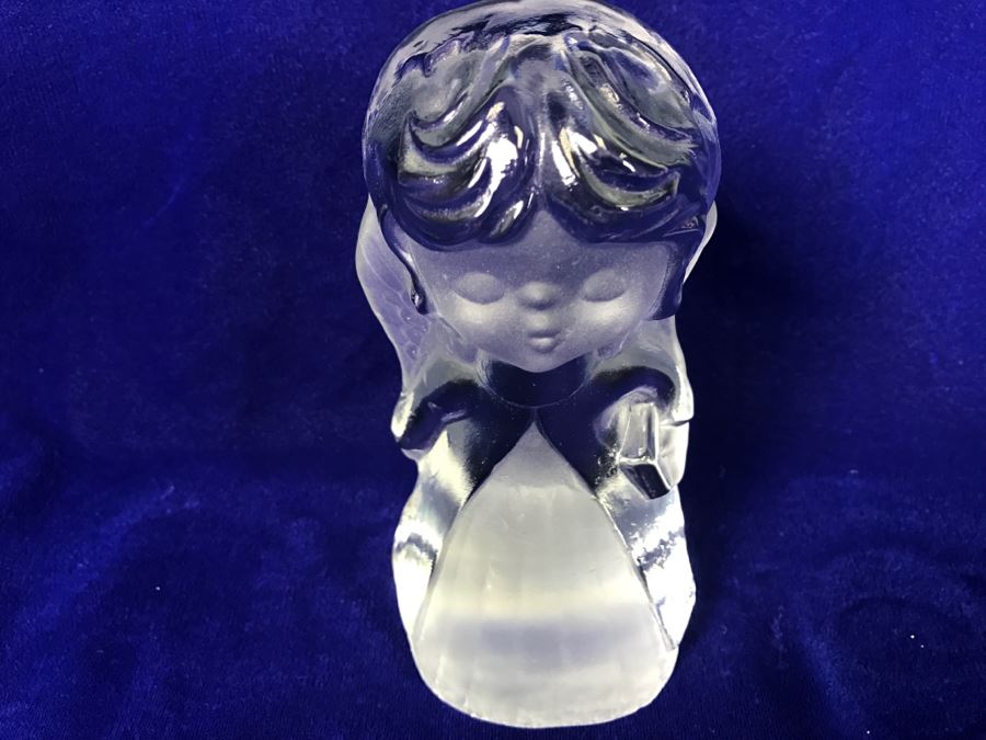 VIKING Frosted Glass Figurine Kissing Girl [Photo 5]