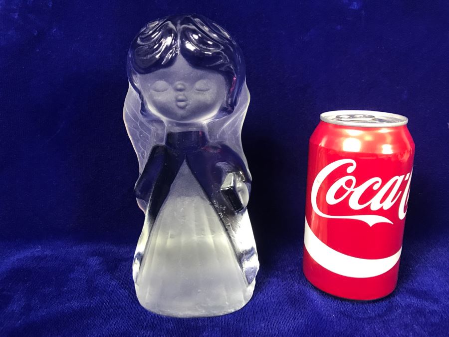 VIKING Frosted Glass Figurine Kissing Girl [Photo 3]