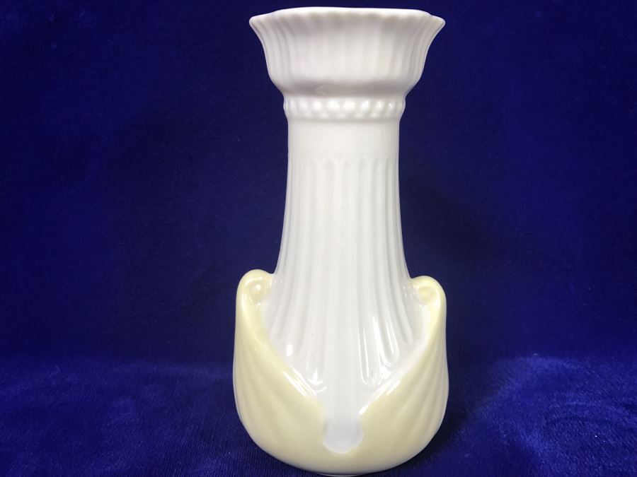 Belleek Ireland Vase [Photo 3]