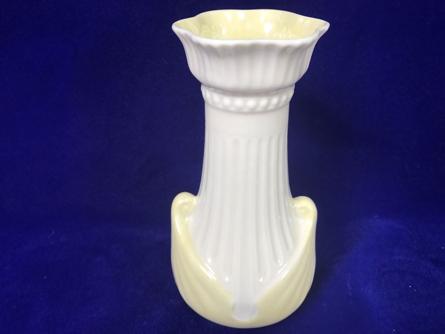 Belleek Ireland Vase [Photo 4]