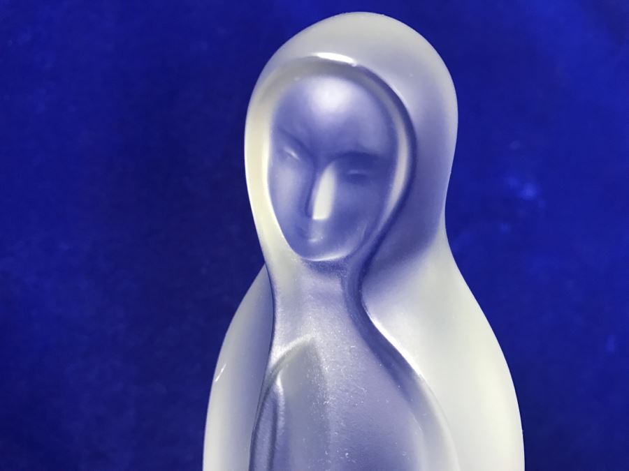 Lalique Crystal Virgin Mary With Hands Together Figurine [Photo 14]