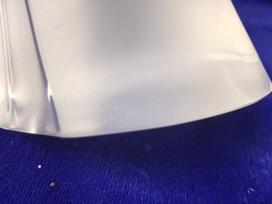 Lalique Crystal Virgin Mary With Hands Together Figurine [Photo 17]