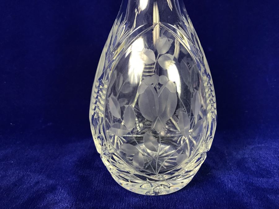 Cut Crystal Decanter With Stopper [Photo 3]