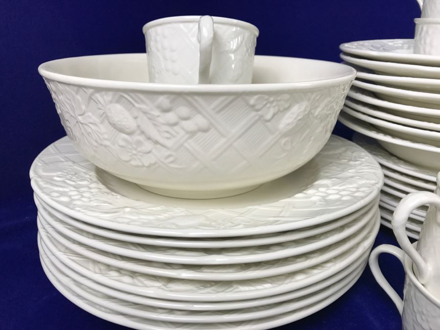 Large Set Of China By MIKASA English Countryside White DP900 [Photo 8]