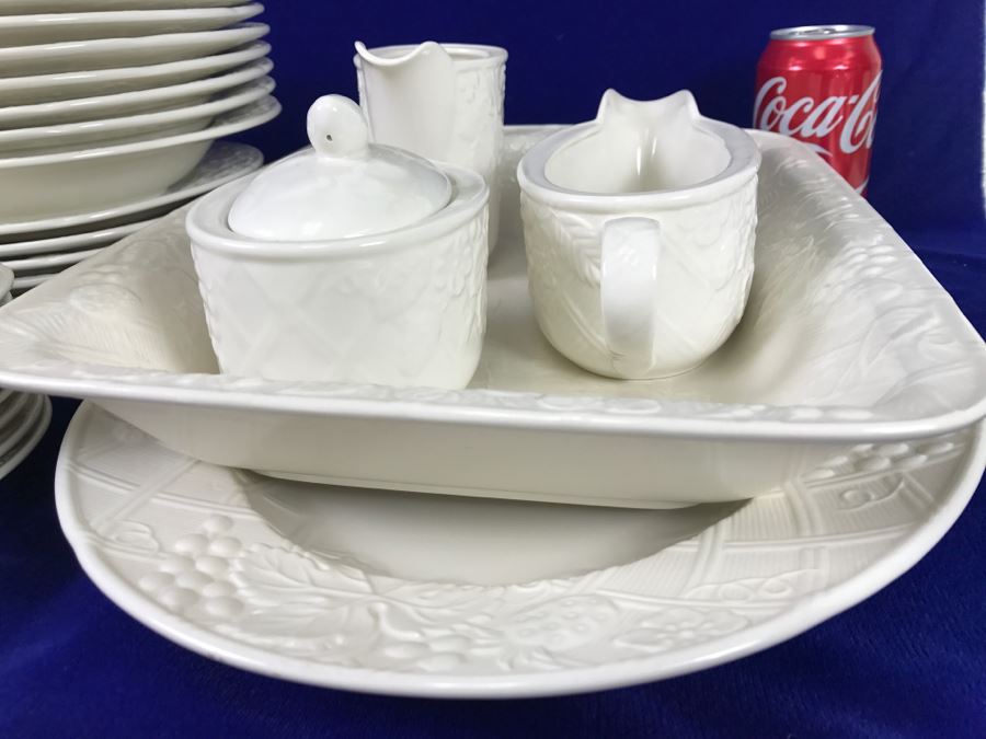 Large Set Of China By MIKASA English Countryside White DP900 [Photo 15]