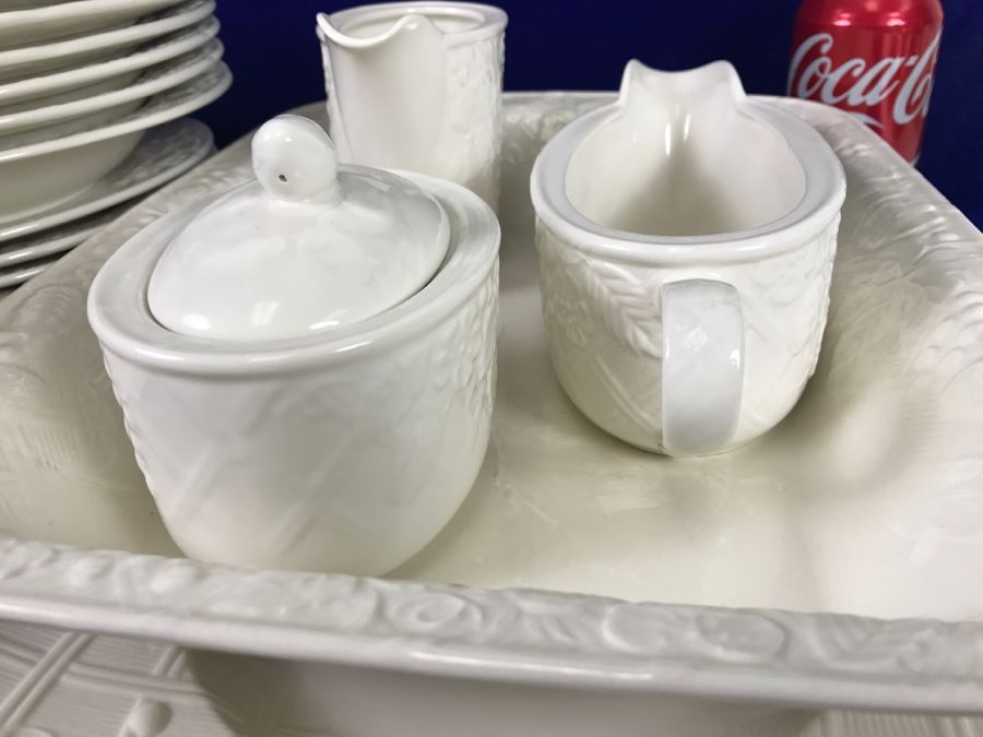 Large Set Of China By MIKASA English Countryside White DP900 [Photo 16]