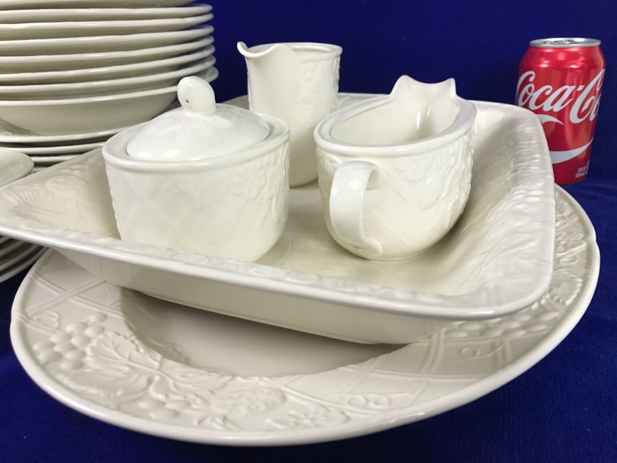 Large Set Of China By MIKASA English Countryside White DP900 [Photo 10]