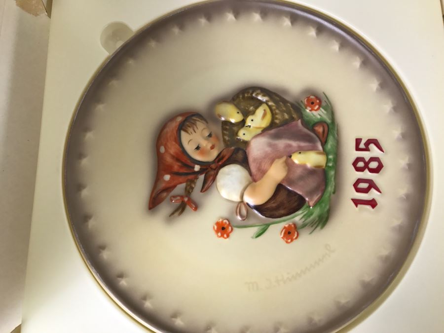 (13) Collection Of M.J. Hummel Plates From 1971-1985 In Original Boxes [Photo 19]
