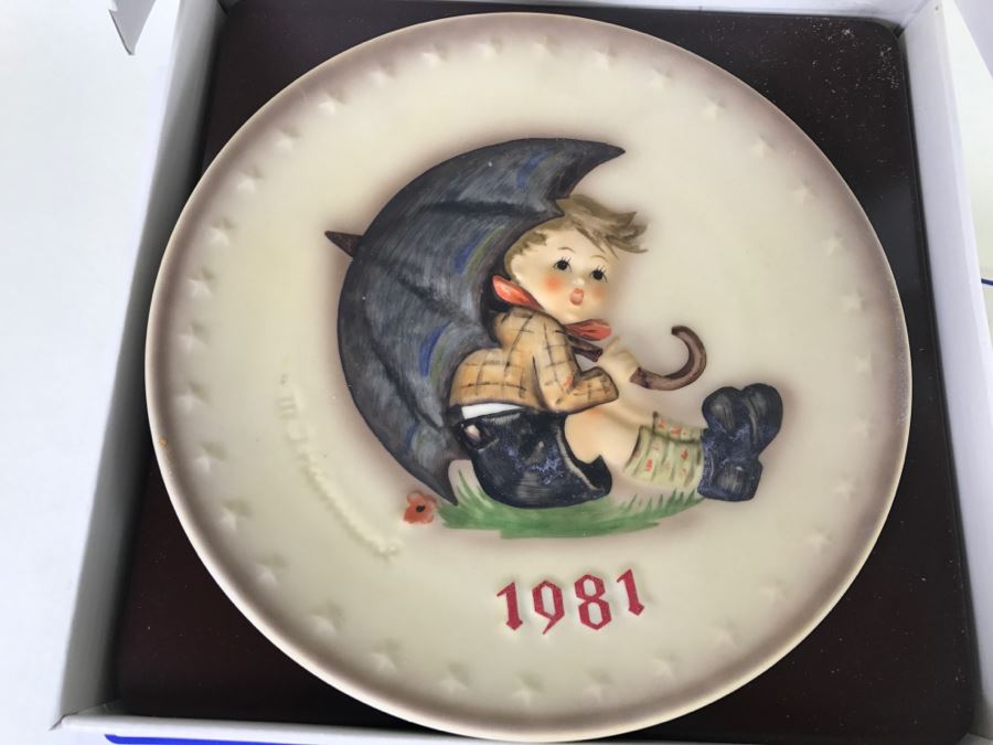 (13) Collection Of M.J. Hummel Plates From 1971-1985 In Original Boxes [Photo 17]