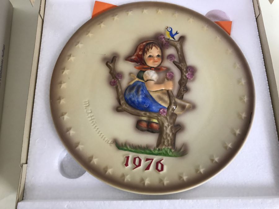 (13) Collection Of M.J. Hummel Plates From 1971-1985 In Original Boxes [Photo 12]