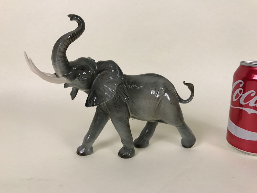 Goebel W Germany African Elephant Figurine [Photo 1]
