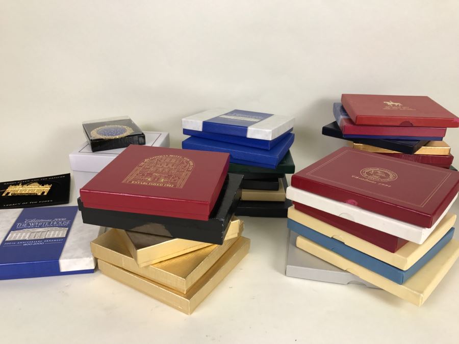 Huge Collection Of Collectible Ornaments Mainly The White House Historical Association Plus Hand Painted Hotel Del Coronado Ornament By Debby Reeves [Photo 25]