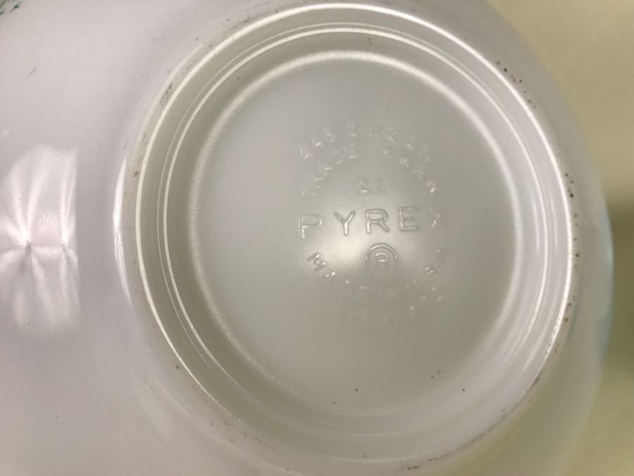 Vintage 1950s Pyrex Butterprint Amish Bowls Turquoise Mixing Bowls [Photo 3]