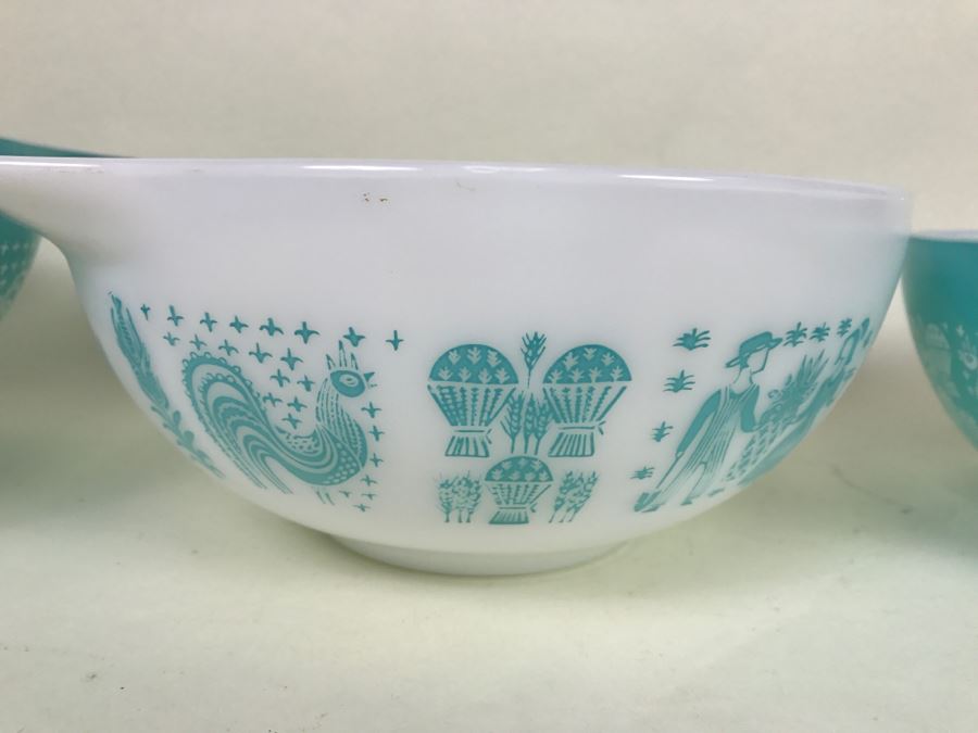 Vintage 1950s Pyrex Butterprint Amish Bowls Turquoise Mixing Bowls [Photo 9]
