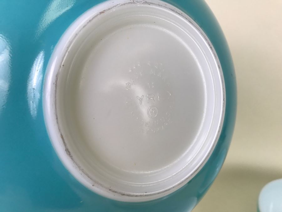 Vintage 1950s Pyrex Butterprint Amish Bowls Turquoise Mixing Bowls [Photo 11]