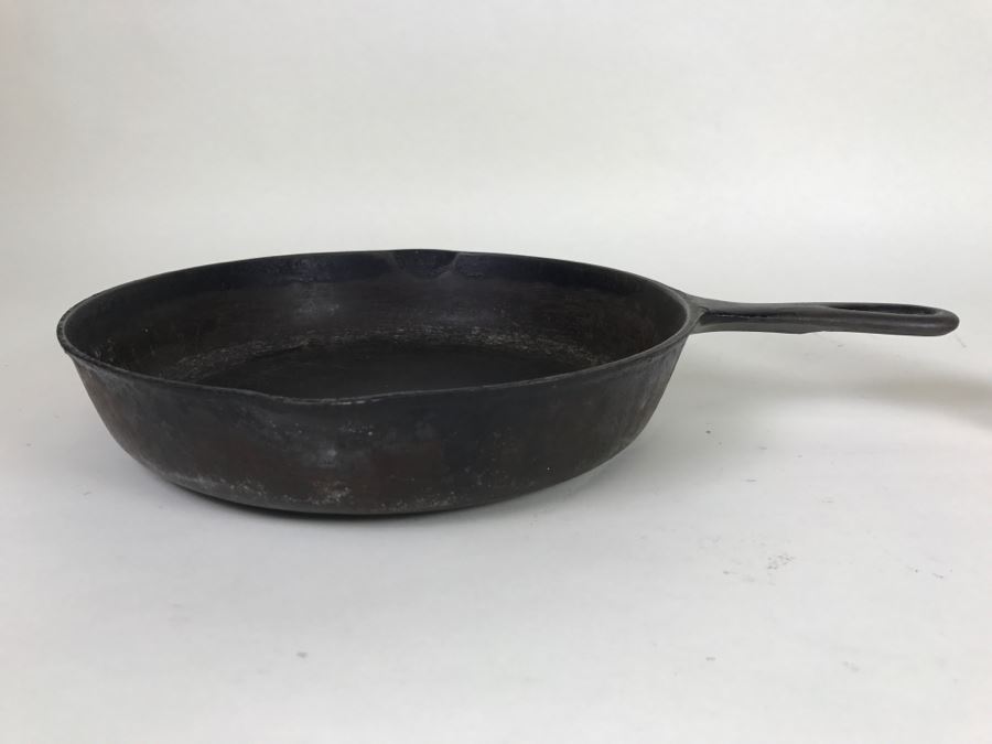 Vintage Cast Iron Skillet 8 [Photo 4]