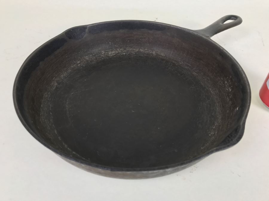 Vintage Cast Iron Skillet 8 [Photo 3]