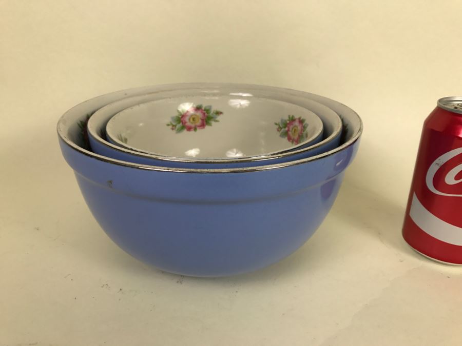 Hall's Superior Quality Kitchenware Nesting Bowls