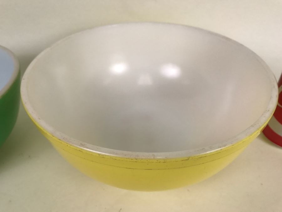 Vintage Yellow And Green Pyrex Mixing Bowls   20230 H4gj 