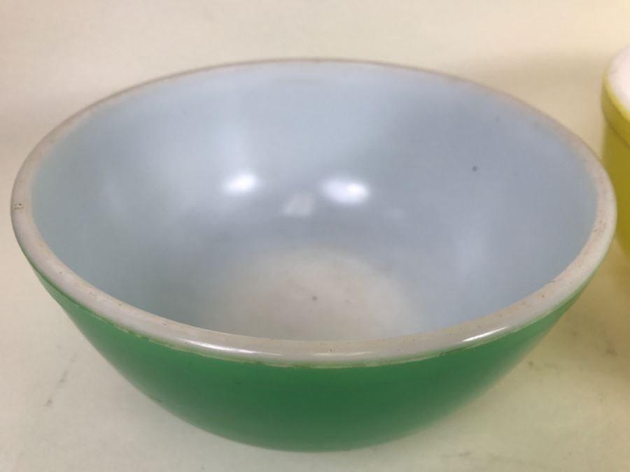 Vintage Yellow And Green Pyrex Mixing Bowls [Photo 7]