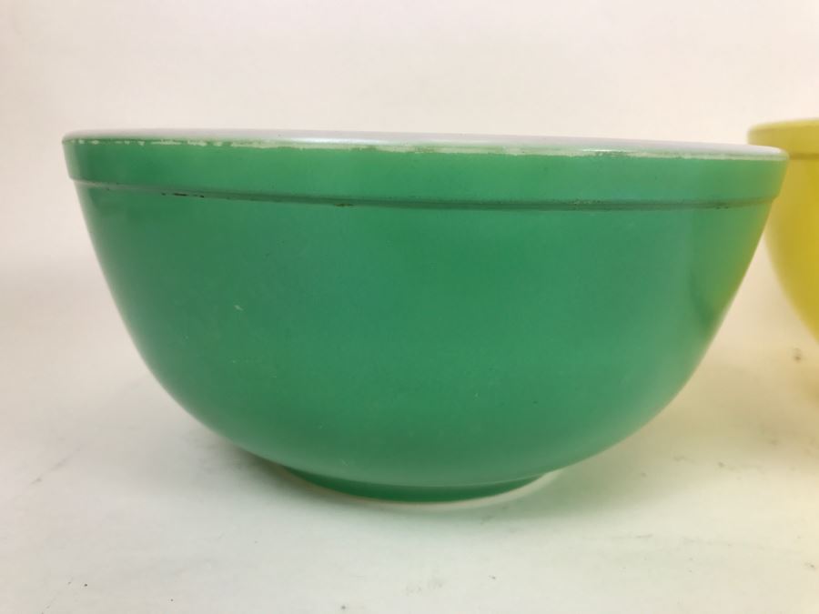 Vintage Yellow And Green Pyrex Mixing Bowls [Photo 6]