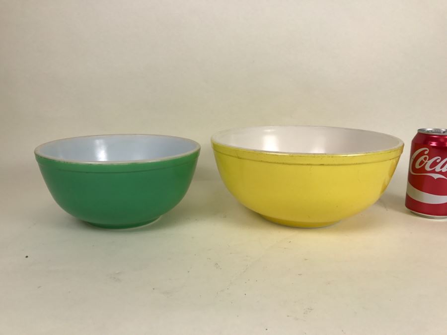 Vintage Yellow And Green Pyrex Mixing Bowls