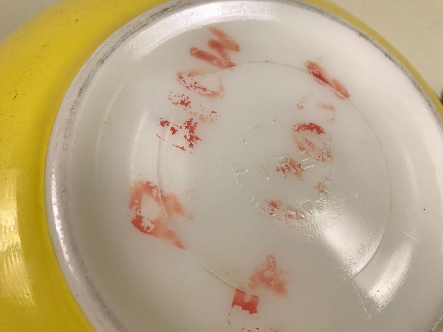 Vintage Yellow And Green Pyrex Mixing Bowls [Photo 9]