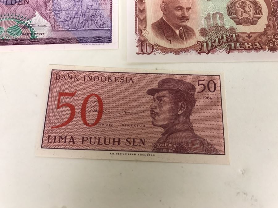 Large Collection Of Foreign Currency Paper Money [Photo 18]