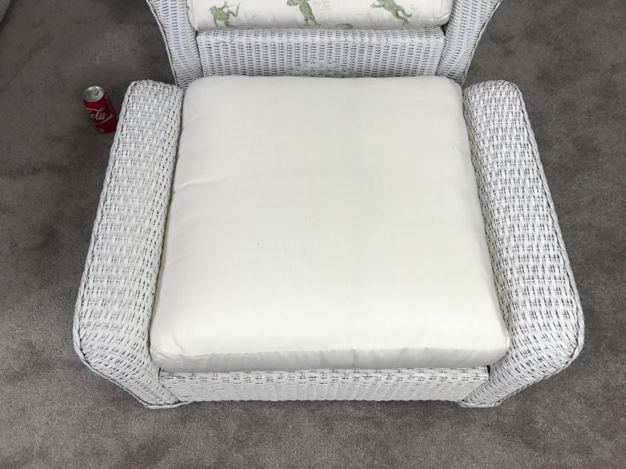 Pair Of Lloyd Flanders Loom Wicker Outdoor Chairs With Ottomans And Frog Cushions White High End [Photo 11]
