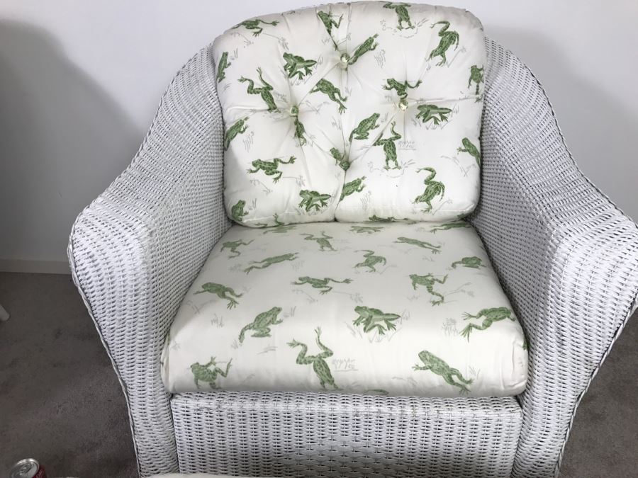 Pair Of Lloyd Flanders Loom Wicker Outdoor Chairs With Ottomans And Frog Cushions White High End [Photo 13]