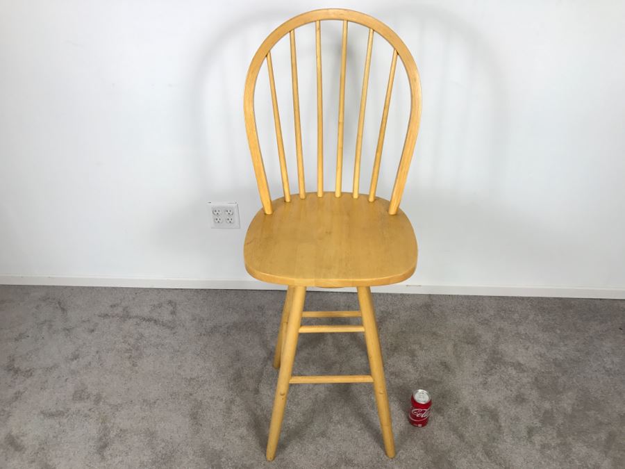 Wooden Swivel Bar Stool [Photo 2]